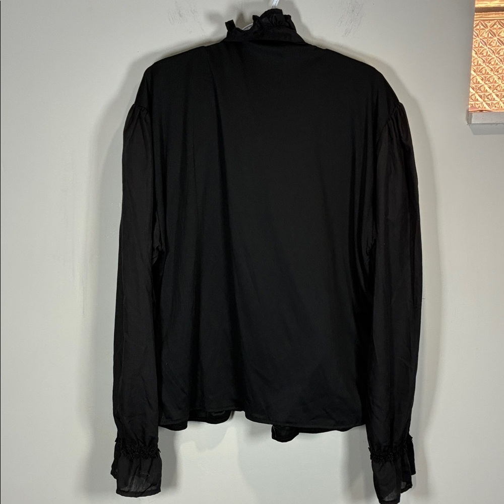 Spirit Men's Victorian Vampire Costume - Black and Red - Picture 7 of 12